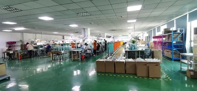 Shenzhen Chuanglixun Optoelectronic Equipment Co., Ltd. linea di produzione in fabbrica