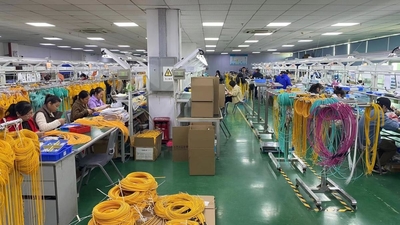 Shenzhen Chuanglixun Optoelectronic Equipment Co., Ltd. linea di produzione in fabbrica