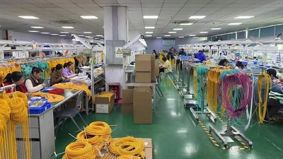 Shenzhen Chuanglixun Optoelectronic Equipment Co., Ltd. linea di produzione in fabbrica