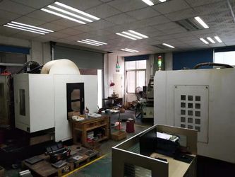 Shenzhen Chuanglixun Optoelectronic Equipment Co., Ltd. linea di produzione in fabbrica
