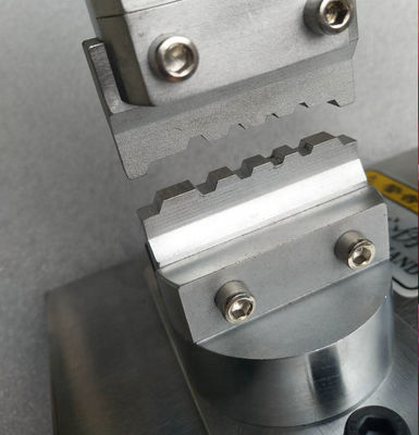 Macchina per il crimping dei connettori di cavi in fibra ottica ad alta precisione a pressione d'aria con forza di crimping di 2,0 T e costruzione in metallo