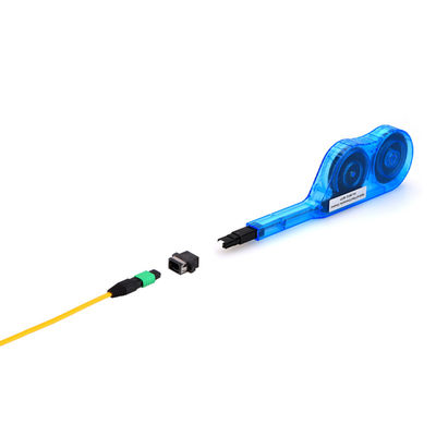 Uno passato a pulitore Pen For degli strumenti del cavo a fibre ottiche di operazione i puntali di MPO MTP